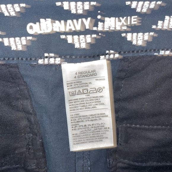 •OLD NAVY•BLACK/WHITE PATTERNED "PIXIE" SHORTS SIZE 4 - Picture 7 of 8